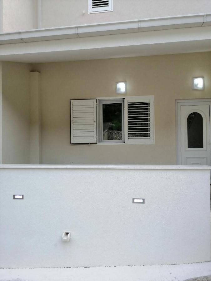 Apartment Lijana Sea View Tučepi Exterior foto